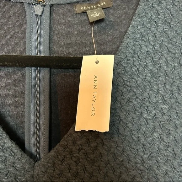 Ann Taylor Textured Knit Peplum Short Sleeve Top zippered Back Sz. M - Picture 7 of 13